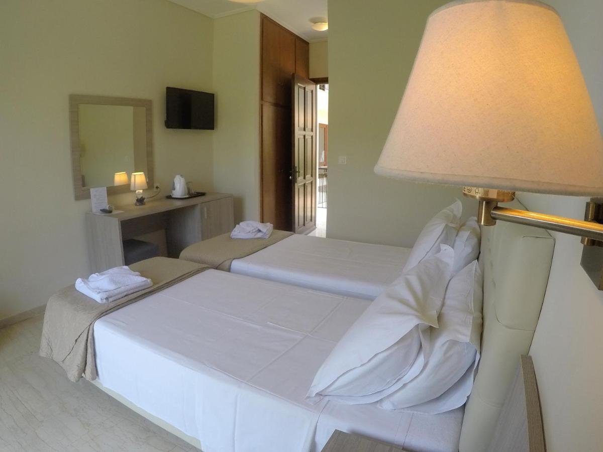 Sunwaves Beach Hotel วาซีลีกี ภายนอก รูปภาพ
